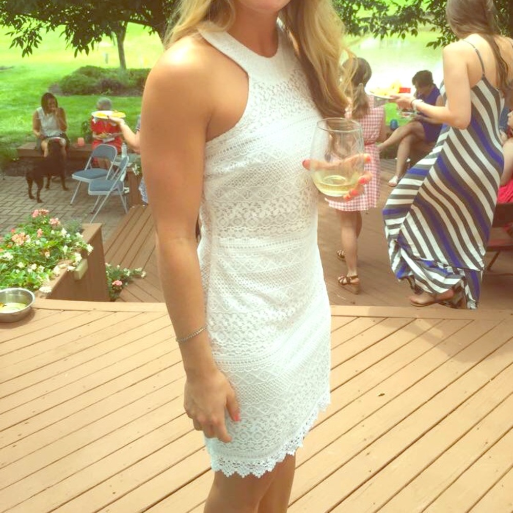 White dress, size 5 (Fits more like a 3 or 4).